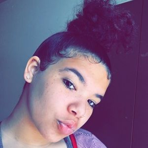 Meet your Posher, Brianna